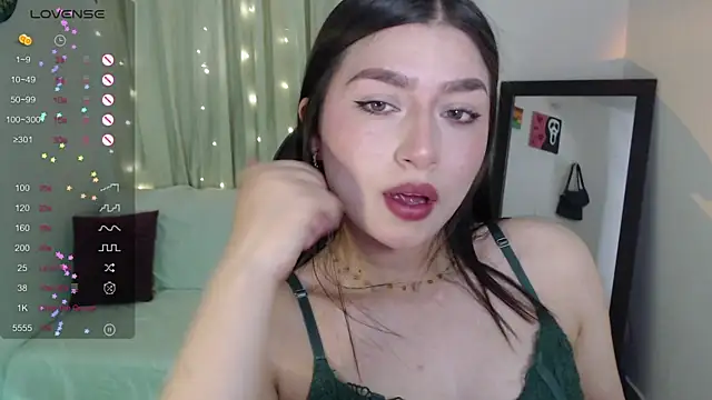 mily thomson b  online show from May 4, 11:18 pm