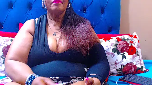 Snapshot of ebonycandy10 chatting on September 26, 5:27 am ebonycandy10 online show from September 26, 5:27 am