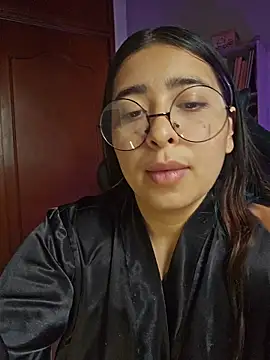 sweetcoralinee online show from March 28, 4:50 pm