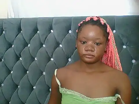 HotJeylee online show from March 3, 1:50 pm