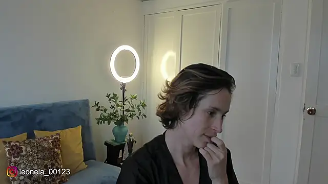 cuddlingbunny online show from January 12, 8:03 pm