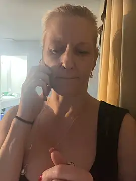 mollyfourtune online show from March 13, 1:07 am