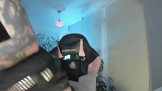 annie gh online show from February 21, 10:10 pm