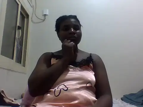 queenzuena online show from April 29, 9:42 pm