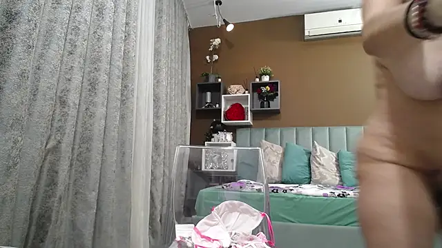 RebecaBlackx online show from December 19, 5:10 am