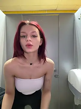 Molllyyyyuggg online show from December 22, 3:31 am