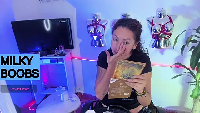 LucyStrike  online show from May 12, 10:49 pm