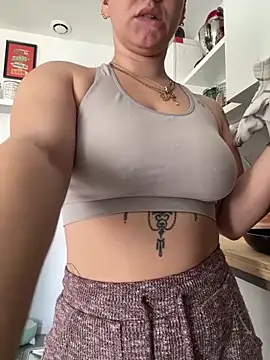 Luccreccia  online show from March 23, 11:05 am