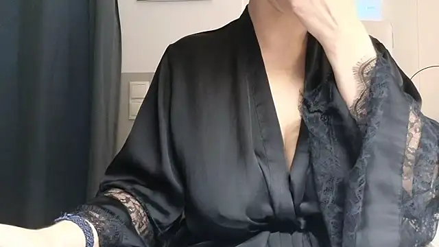 Snapshot of Loona-Lexxington chatting on September 15, 5:20 pm Loona-Lexxington online show from September 15, 5:20 pm