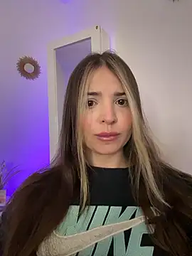 Ashleyjenner  online show from February 9, 11:01 am