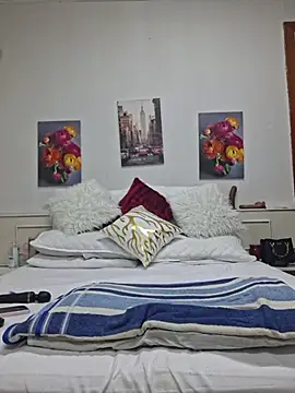Thasha8 online show from May 14, 1:22 am
