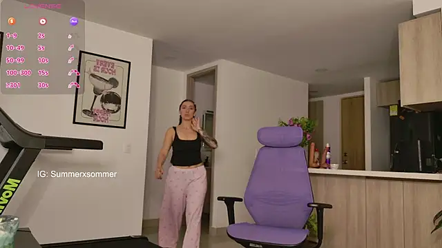 emiliasommer online show from April 14, 10:32 pm