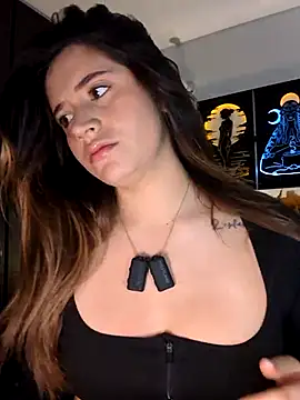 maliciaworld online show from April 24, 5:05 pm