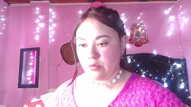 NikkiRous  online show from November 13, 2:27 pm