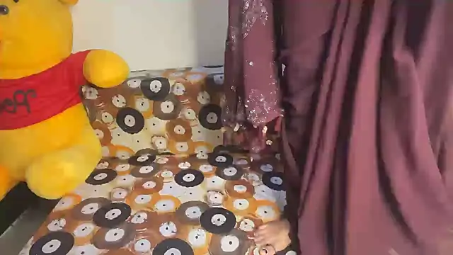 shuhana  online show from May 12, 4:54 am