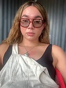 Jules Anderson online show from April 4, 4:28 pm