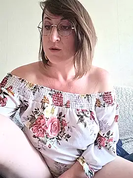 minierose online show from May 28, 5:44 pm