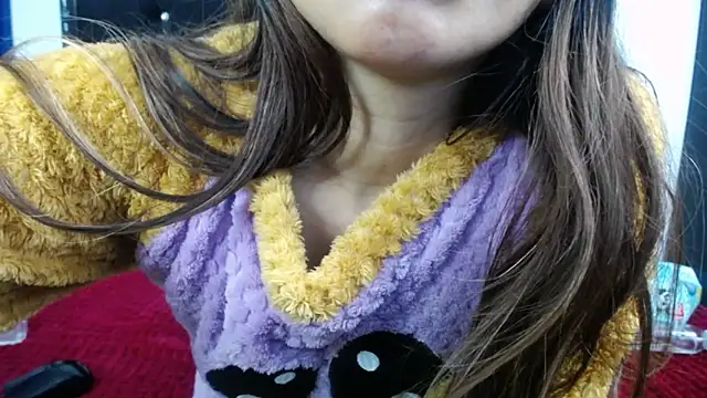 sweet skylove  online show from March 25, 11:40 pm