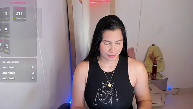 hellensexy online show from March 31, 10:43 pm