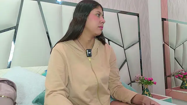  aurora18  online show from February 19, 3:28 am