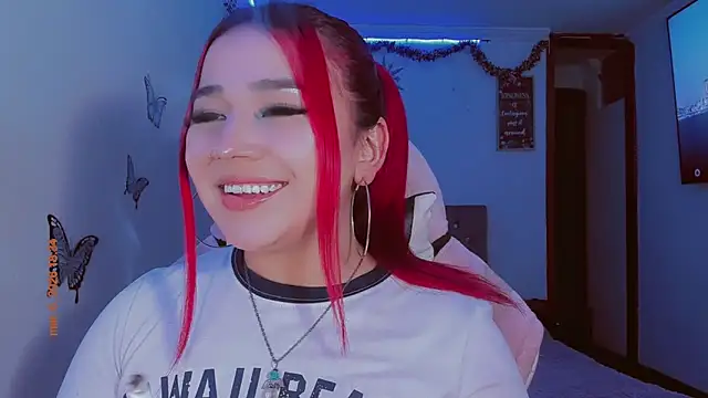 madisonx17 online show from March 6, 11:33 pm