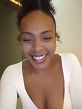 Julia Pretinha online show from May 11, 1:46 pm