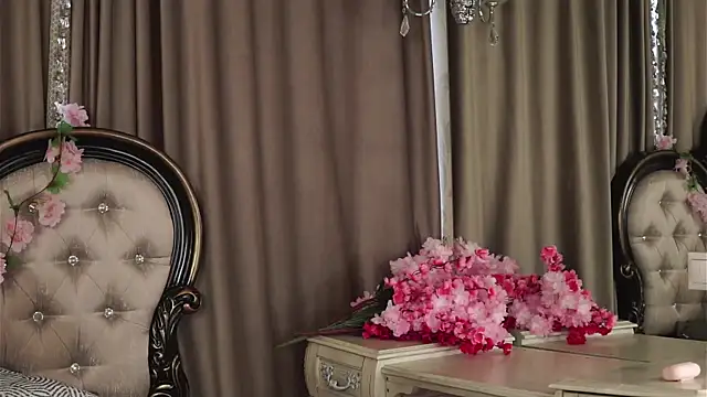 AmiLewis online show from March 29, 8:46 am