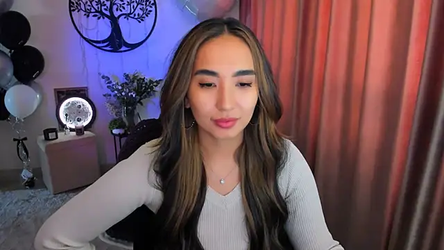 worldofkim online show from March 14, 10:05 am