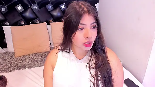 Miia Thompsonn online show from May 25, 4:06 pm