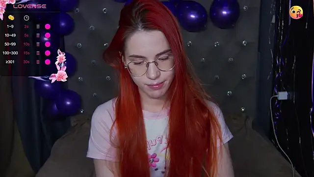 EmilyKents online show from November 8, 2:05 am