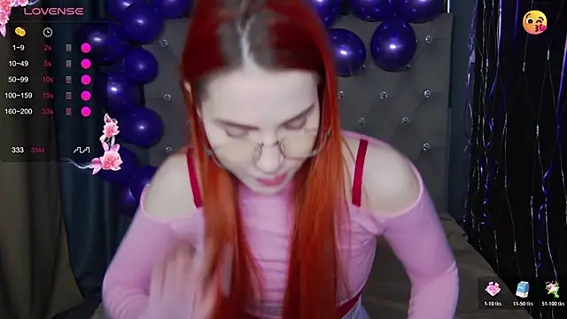 EmilyKents online show from November 17, 2:01 am