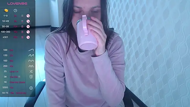 LisaHeart online show from April 9, 3:06 pm