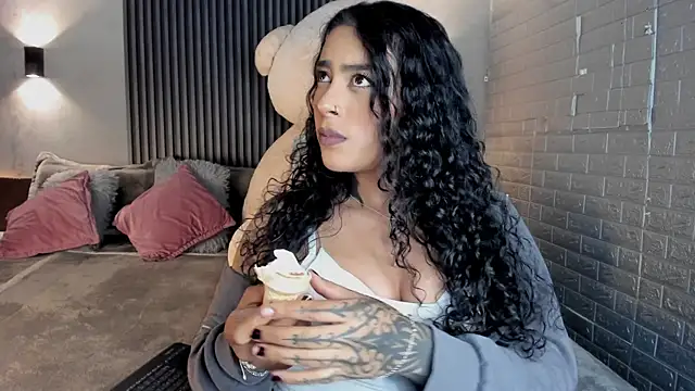 magic marg online show from April 7, 10:45 pm