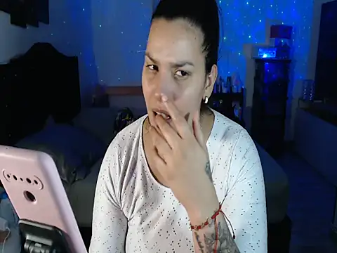 CarolinaRincon online show from November 10, 11:33 pm