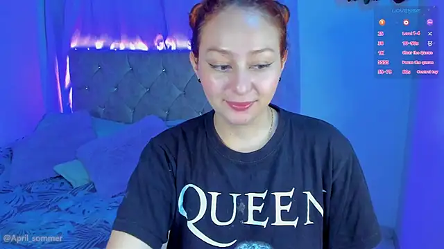 April sommer1 online show from November 18, 8:04 am