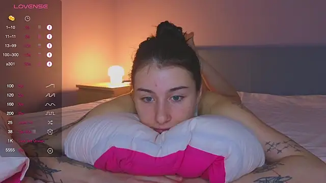 Snapshot of Demonic_Mary chatting on September 18, 5:33 pm Demonic Mary online show from September 18, 5:33 pm