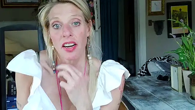 Glamazonx online show from May 9, 2:52 pm