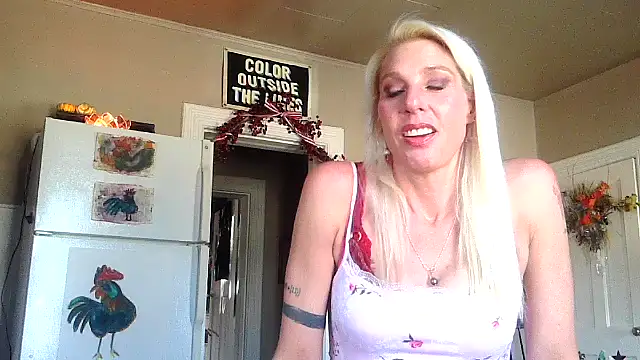 Glamazonx online show from November 18, 8:10 pm