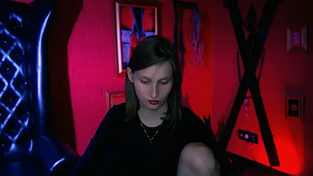 EllaHorton online show from September 11, 4:40 pm