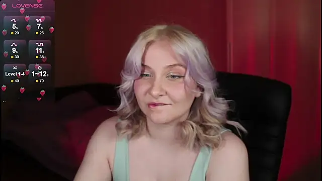 Snapshot of sensual_girrrl chatting on October 9, 7:29 pm sensual girrrl online show from October 9, 7:29 pm