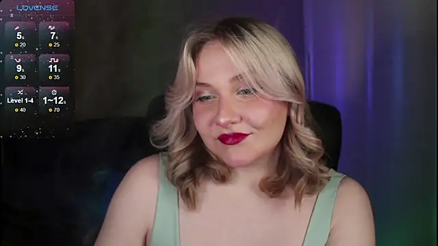 Snapshot of sensual_girrrl chatting on September 17, 8:07 pm sensual girrrl online show from September 17, 8:07 pm