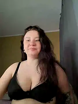 AlexaLexie online show from May 15, 6:49 am