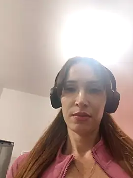 Irresistible24 online show from November 2, 8:45 pm