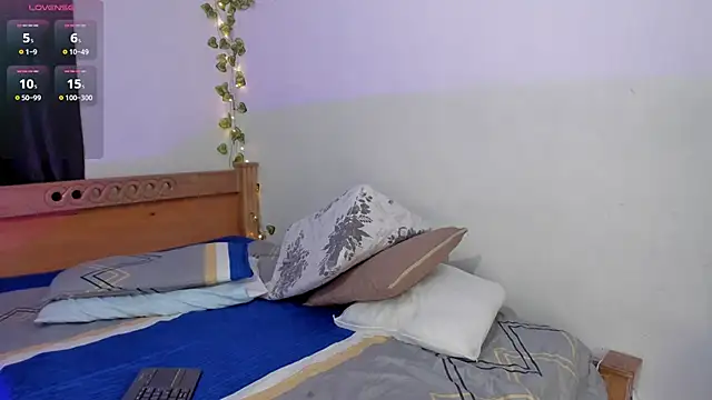 andrea osorio  online show from March 25, 11:46 am