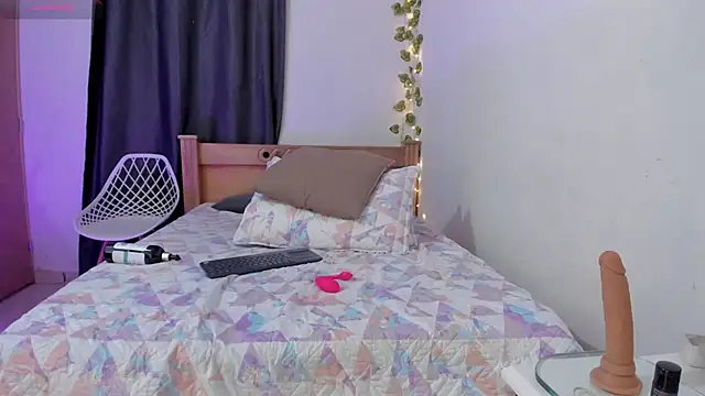 andrea osorio  online show from March 19, 1:26 pm