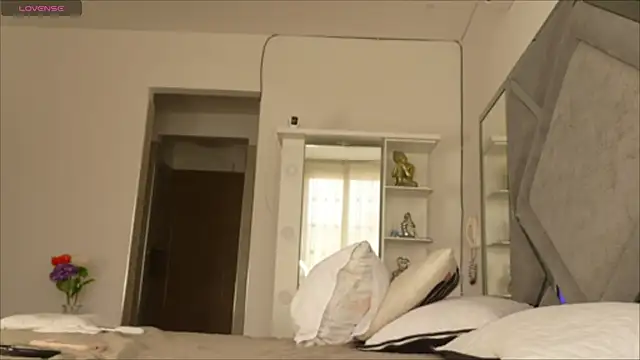 niiaa1 online show from March 31, 7:47 pm