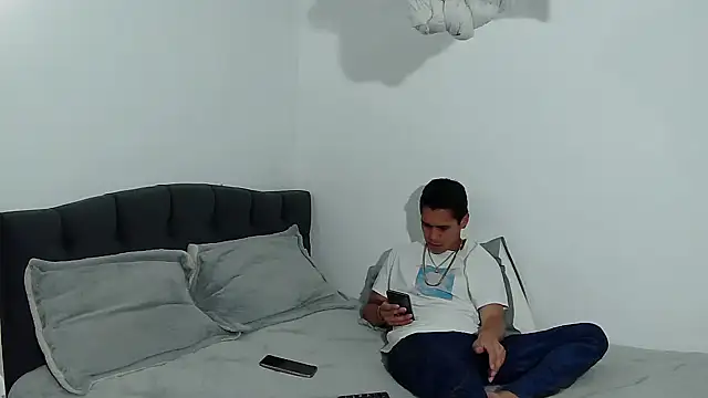 Katalleya jyj online show from December 17, 5:00 am