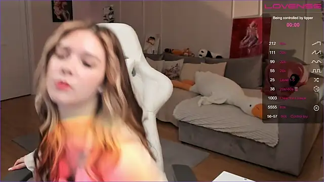 Frau Lina online show from March 3, 3:29 pm