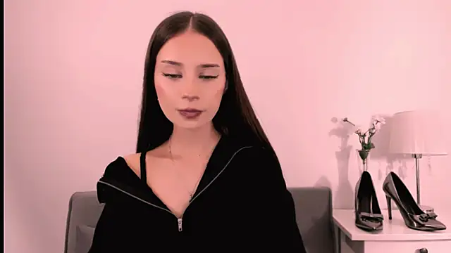 EmilyDarling online show from May 11, 8:06 pm