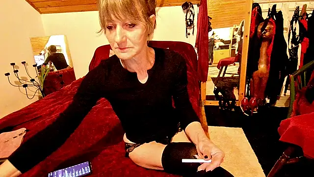 Hot Colettte online show from April 7, 10:23 pm